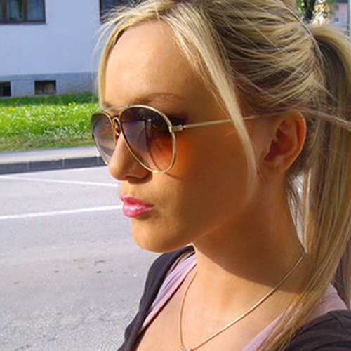 Escort Kayley de La Flotte
