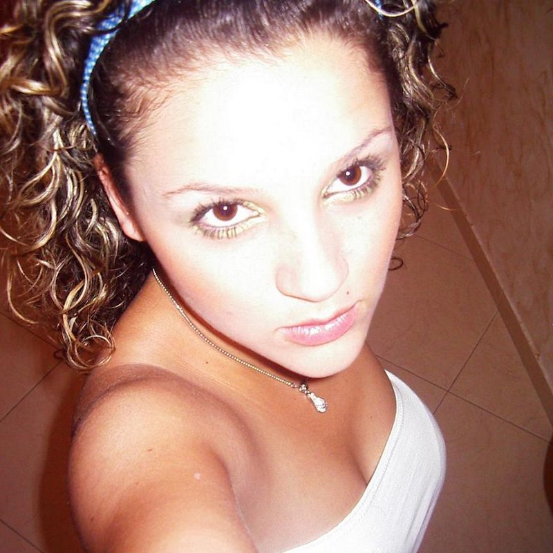 Escort Yvonne de Saint-Germain-le-Vasson