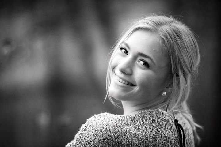 Escort Twila de Lezoux
